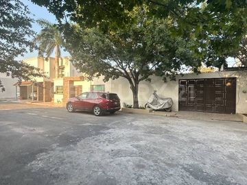 CASA EN VENTA EN COL. PALMAS DIAMANTE EN SAN NICOLAS DE LOS GARZA