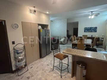 CASA EN VENTA EN COL. PALMAS DIAMANTE EN SAN NICOLAS DE LOS GARZA