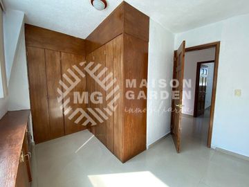 Casa en Renta en Lomas de Bellavista, con Vigilancia y 4 Recámaras