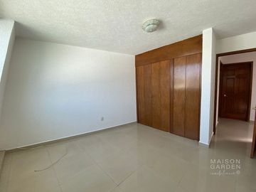 Casa en Renta en Lomas de Bellavista, con Vigilancia y 4 Recámaras