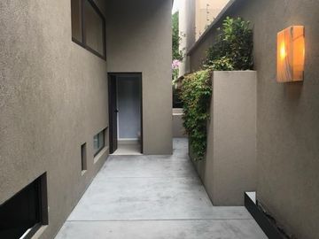 Casa con seguridad en bosques