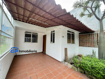 RENTA CASA DE UN SOLO PISO EN AVENIDA
