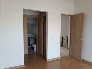 CASA UNIFAMILIAR EN ARRIENDO EN EL MUNICIPIO DE LA CEJA.