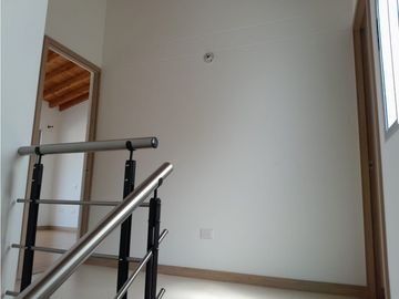 CASA UNIFAMILIAR EN ARRIENDO EN EL MUNICIPIO DE LA CEJA.
