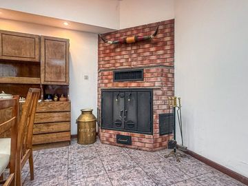 VENTA CASA 5 AMBIENTES PARQUE Y QUINCHO EN CAMET