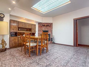 VENTA CASA 5 AMBIENTES PARQUE Y QUINCHO EN CAMET