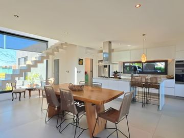 CASA EN VENTA BARRIO PUERTOS-MARINAS AL AGUA