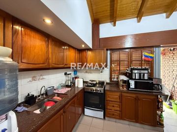 Casa 3 dormis + local + galpon en venta Neuquen