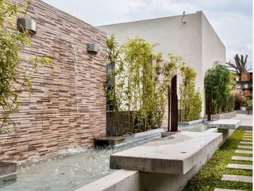 Depto tipo casa en VENTA City Bell 2 dorm. cochera