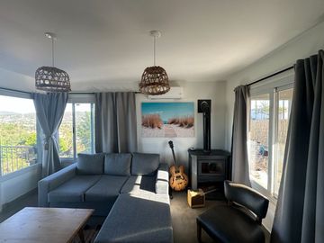 VENTA CASA VILLA DEL LAGO 3 DORM PILETA VISTA LAGO