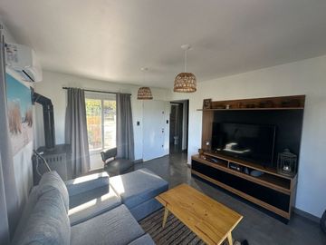VENTA CASA VILLA DEL LAGO 3 DORM PILETA VISTA LAGO