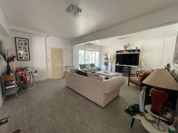 VENTA CASA 4 DORMITORIOS CON PILETA, CENTRO ESTE