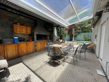VENTA CASA 4 DORMITORIOS CON PILETA, CENTRO ESTE