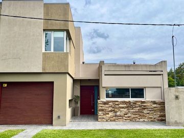 Venta Casa de 3 Dormitorios - Pujato Norte