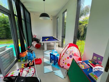 CASA 6 AMBIENTES EN ALQUILER EN LAGOS DE CANNING