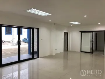 For rent or sale Factory 700 sqm in Bang Phli, Samut Prakan