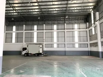 For rent or sale Factory 700 sqm in Bang Phli, Samut Prakan