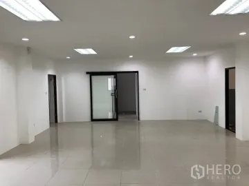 For rent or sale Factory 700 sqm in Bang Phli, Samut Prakan
