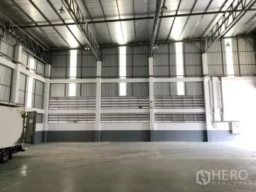For rent or sale Factory 700 sqm in Bang Phli, Samut Prakan