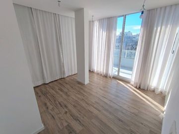 Venta depto 4 ambientes con dos cocheras V Urquiza