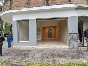 Vivienda multifamiliar + 3 locales
