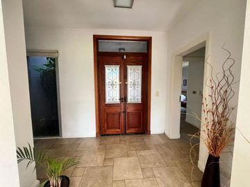 CASA EN ALQUILER ANUAL A LAGUNA VILLANUEVA TIGRE