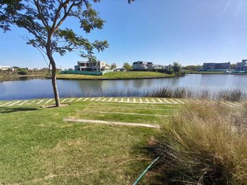 Lote al agua 1030 m2 Amarras Puertos Escobar