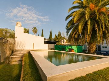 CASA EN VENTA SICARDI 4 DORMITORIOS PATIO Y PILETA