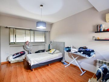 CASA EN VENTA LA PLATA PARQUE PILETA QUINCHO