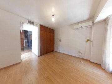 CASA VENTA LA PLATA 4 DORMITORIOS QUINCHO PILETA