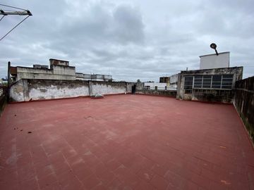 CASA PH 4 AMB. EN VENTA EN MORON TERRAZA PATIO
