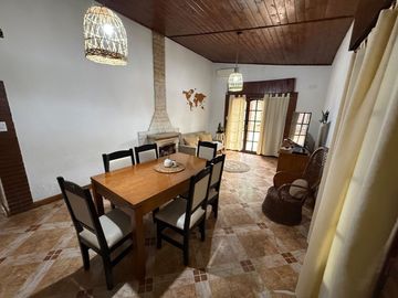 CASA EN VENTA EN PERGAMINO ESTILO COLONIAL