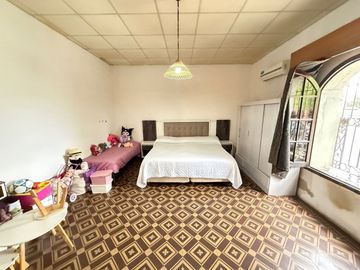 CASA EN VENTA EN PERGAMINO ESTILO COLONIAL