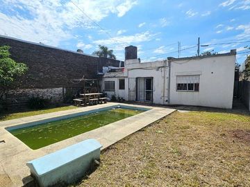 VENTA CASA 2 DORMITORIOS  CON PISCINA APTO CREDITO