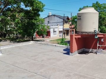Casa a la venta de 3 ambientes. Banfield