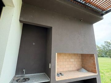 CASA EN VENTA A ESTRENAR LA FEDERALA, LOBOS