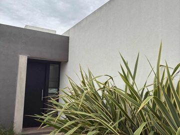 CASA EN VENTA A ESTRENAR LA FEDERALA, LOBOS