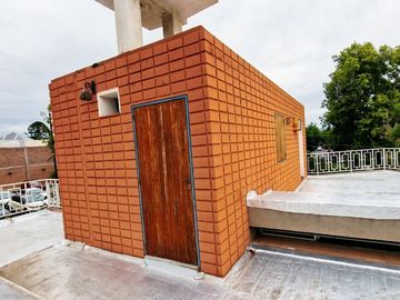 VENTA GRAN CASA EN AV LIBERTADOR Y ALVEAR. CAPITAL