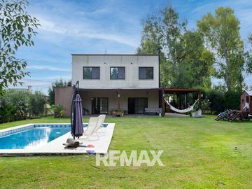 CASA EN VENTA 4 AMBIENTES SAN VICENTE DAROMY