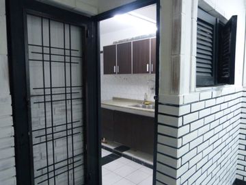 VENTA AMPLIO PH 4 AMB., SIN EXP. C/TERRAZA, FLORES