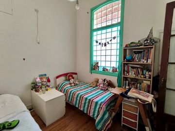 Hermoso PH en San Cristobal con balcón y Terraza.
