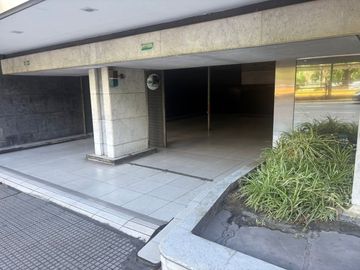 VENTA OFICINAS 200m2 REFACCIONADAS + 2 COCHERAS