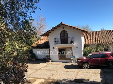 Preciosa casa en arriendo en Peñalolén. Lista para habitar!