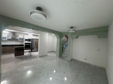 CASA EN VENTA EN FRACC. TORRES LINDAVISTA