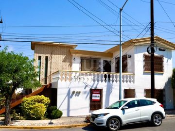 CASA EN VENTA EN COL. VISTA HERMOSA EN MONTERREY