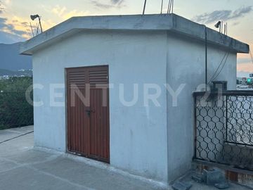 CASA EN VENTA EN COL. MITRAS CENTRO EN MONTERREY