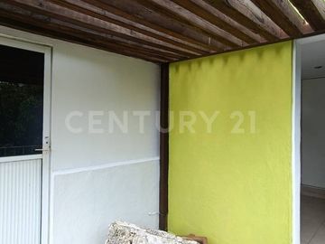 VENTA DE CASA EN FRACCIONAMIENTO EN CHOLULA. PUEBLA MUY CERCA DE UDLAP