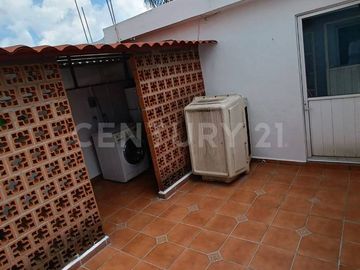 VENTA DE CASA EN FRACCIONAMIENTO EN CHOLULA. PUEBLA MUY CERCA DE UDLAP