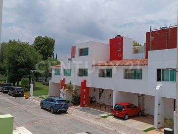 VENTA DE CASA EN FRACCIONAMIENTO EN CHOLULA. PUEBLA MUY CERCA DE UDLAP
