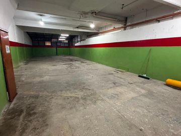 Galpón en alquiler de 192m2 ubicado en La Tablada a 100 metros de Av. Crovara